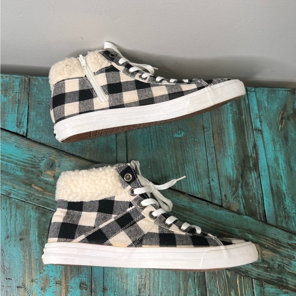 Tommy Bahama Black & White Plaid High Top Sneakers with Sherpa Size 10 - Picture 9 of 10